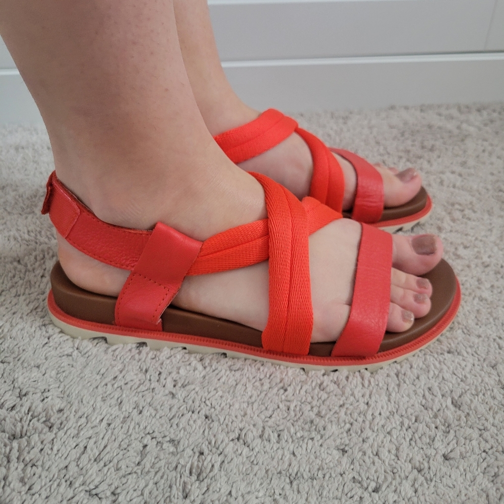New Sorel leather sandals size 6.5